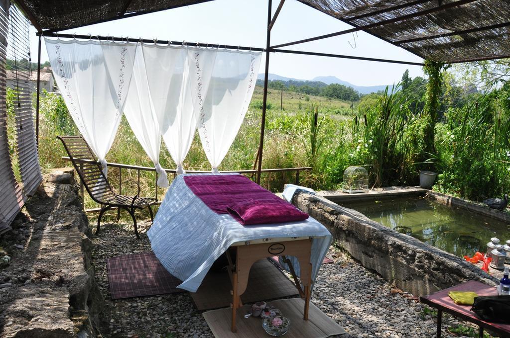 Le Mas En Provence Bed and Breakfast Entrechaux Eksteriør billede