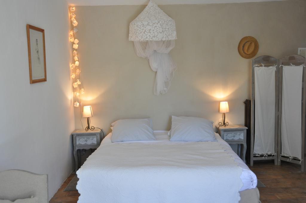 Le Mas En Provence Bed and Breakfast Entrechaux Eksteriør billede